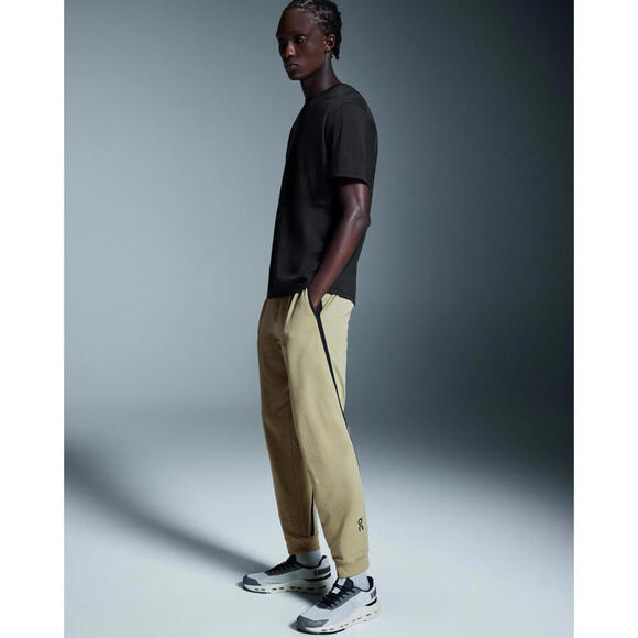 RUN ON CLOUDS STUDIO JOGGERS CAPER XL - Picture 1 of 8